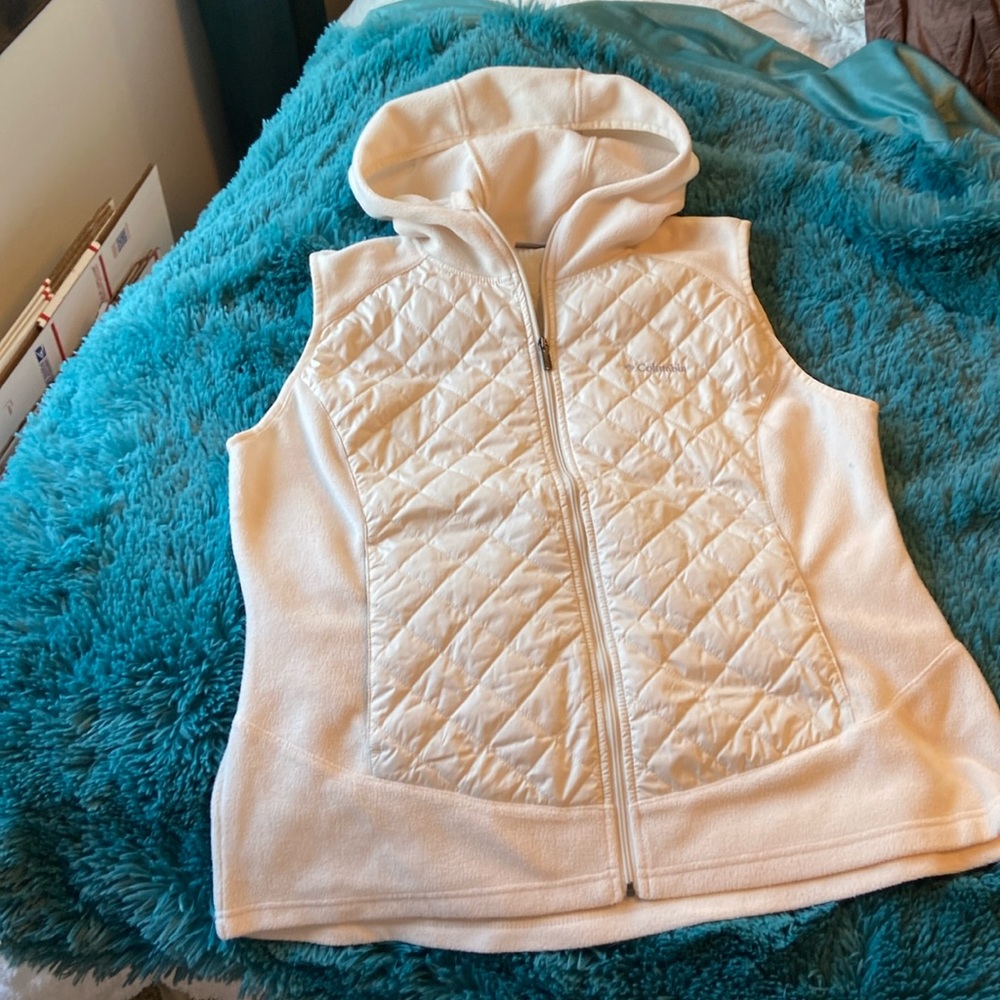 Columbia hooded vest